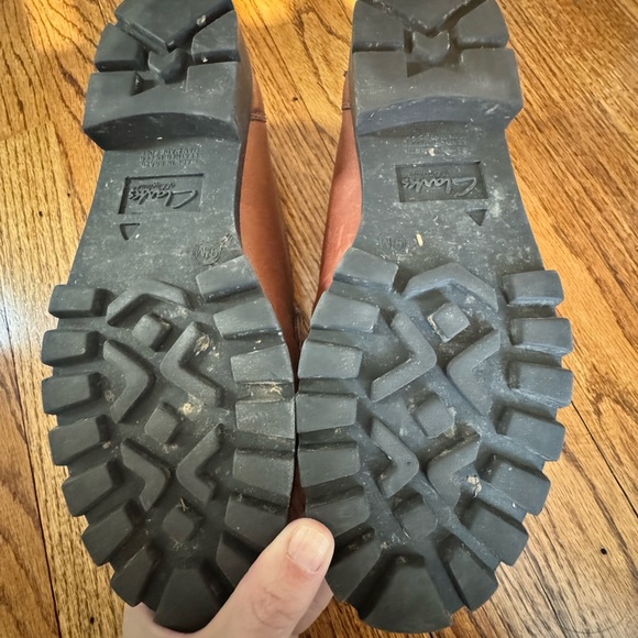 Clarks Vintage Leather Loafers - Picture 2 of 3